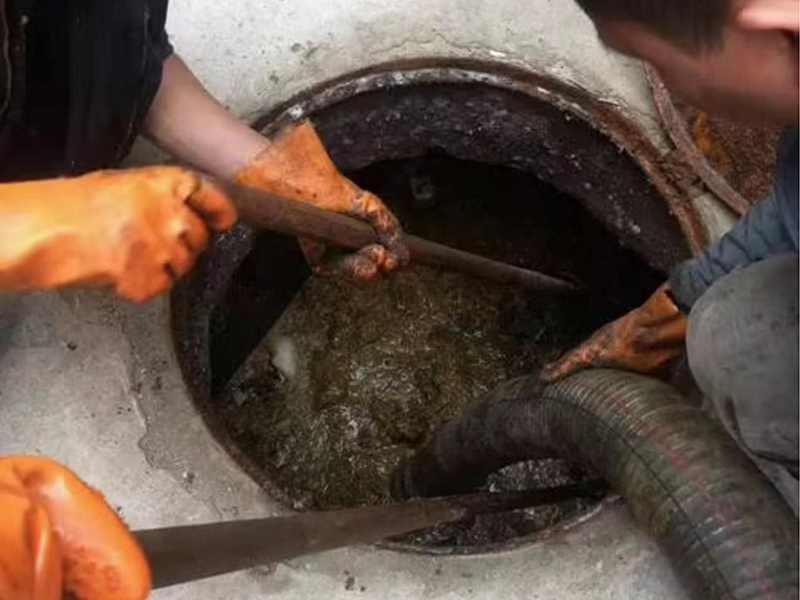 榆次清理化粪池时如何避免沼气的危害？